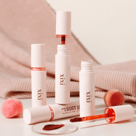 Cassie crisp lip glaze stick (Color: 02#)